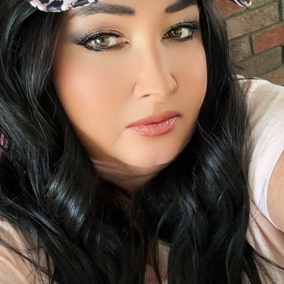 Chelsey Smith Crown - Picture 4 of 4